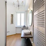 Апартаменты Comfort-moderno And Parking Генуя