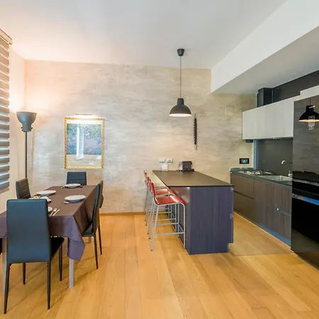 Comfort-moderno And Parking Apartment *