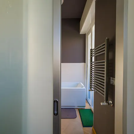 Comfort-moderno And Parking Apartman *