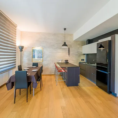 Comfort-moderno And Parking Apartment