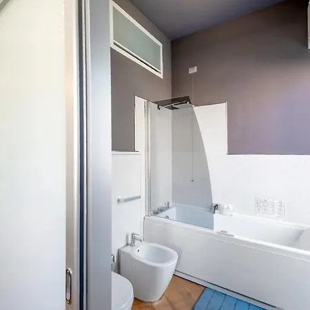 Comfort-moderno And Parking Apartman