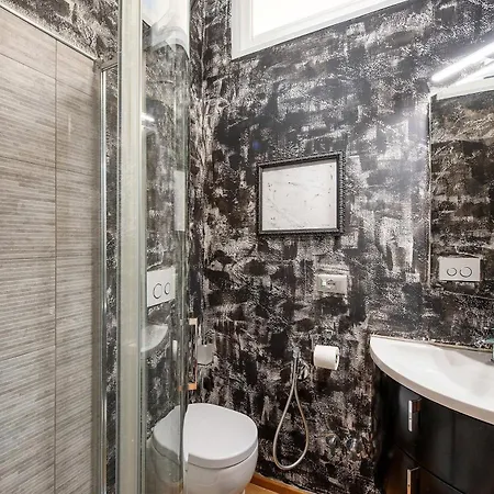 Comfort-moderno And Parking Apartman Genova