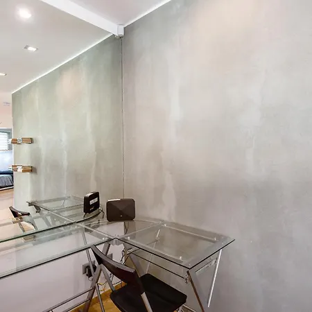 Comfort-moderno And Parking アパート